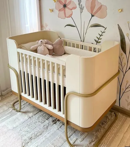 Berço Vegas Branco/Madeira + Cadeira de Balanço Elétrica 4moms mamaRoo