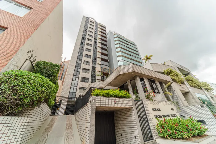 Cobertura Triplex, bairro Centro de Juiz de Fora com 4 quartos, piscina, 2 vagas de garage