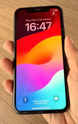 celular iPhone XR 128 GB