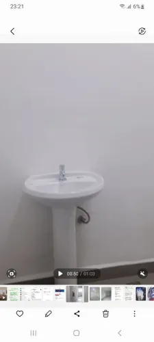 Pia banheiro com torneira inclusa