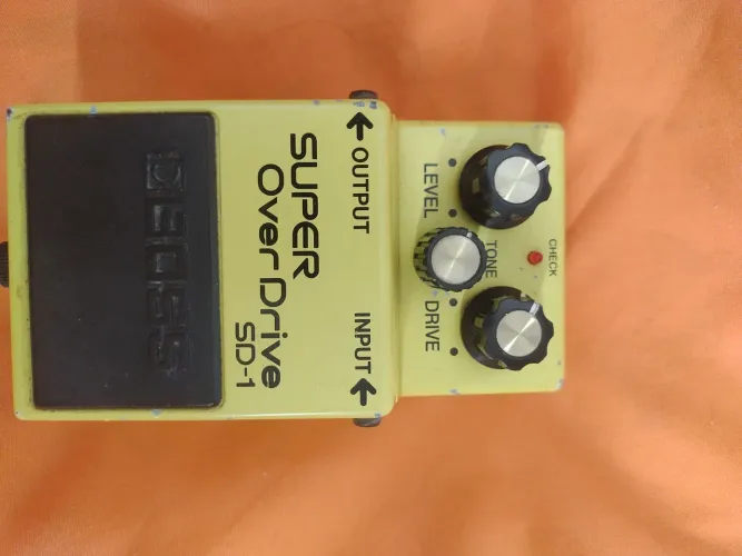 Boss SD1