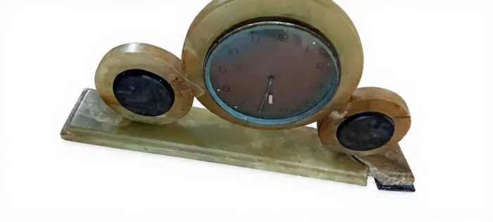 Relógio de mesa antigo em Onix da marca Savoy para restauro