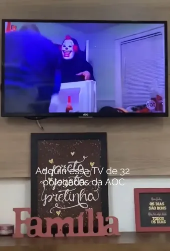 Tv AOC