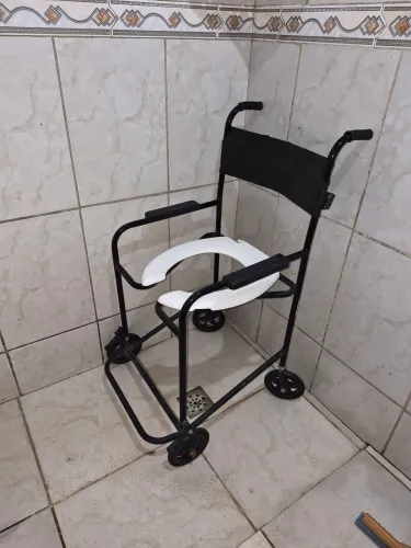 Cadeira de banho idoso bom estado 