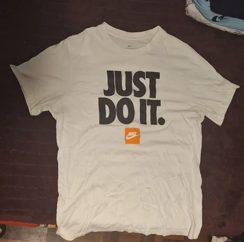 Camiseta branca original