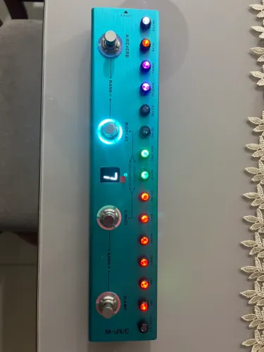 Vendo pedaleira Tank-g zerada 1 mês de uso, TIMBRADA