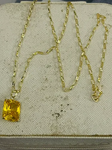 Cordão de ouro com pingente