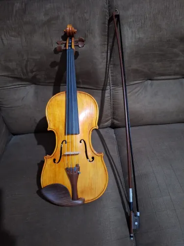 Violino modelo stradivarius 4/4