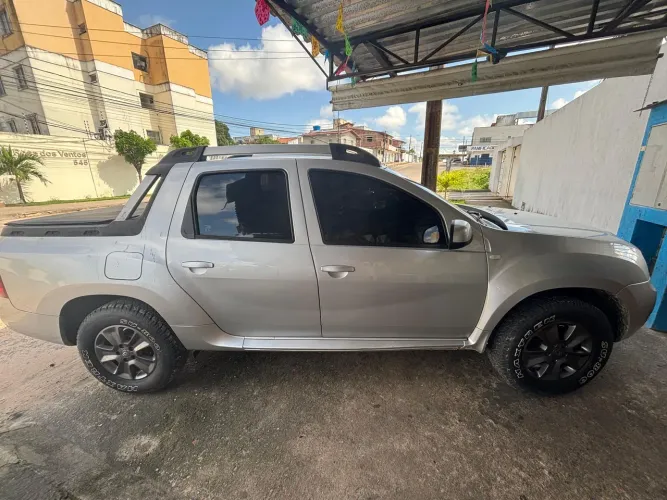 Renault Duster Oroch Dyna. 2.0 Hi-flex 16V Mec. 2016