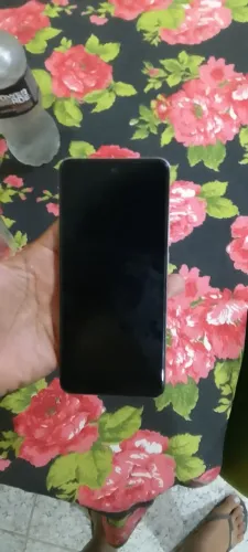 Celular semi novo