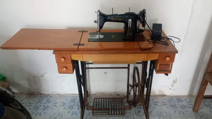 Máquina de costura Super Vigor completa
