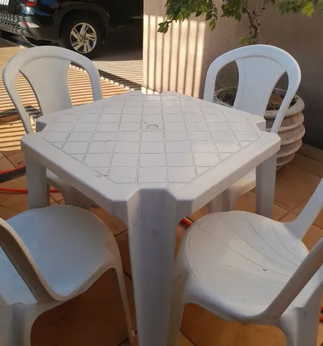 Mesa com cadeiras