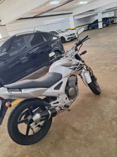 Vendo Twister 2007, R$12.000
