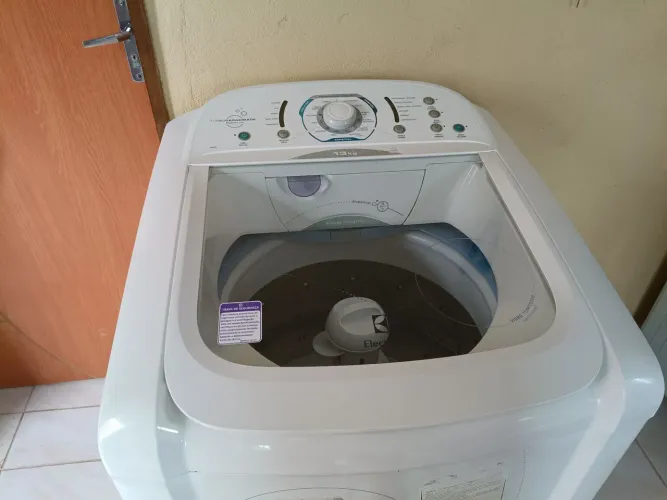Máquina de lavar vende se 