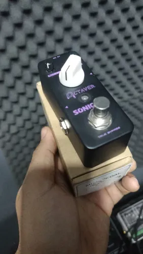 Pedal oitavador octaver