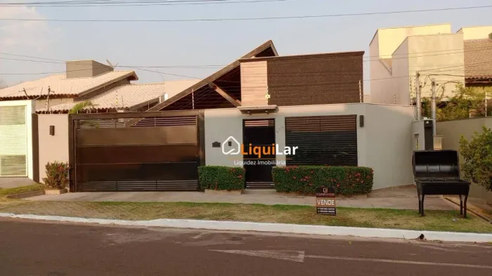 Lindíssima Casa com 3 suítes completa com armários
