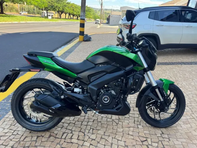 BAJAJ DOMINAR 400