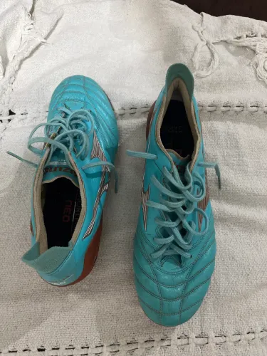 Vendo chuteira Original da Mizumo Morelia Nei!