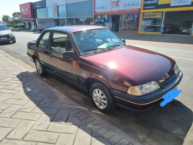 Chevrolet Monza GLS/ Hi-tech 2.0 EFI 2P E 4P (álcool) 1994