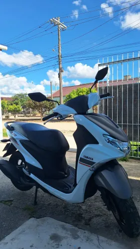 Vendo Yamaha Fluo - Nova
