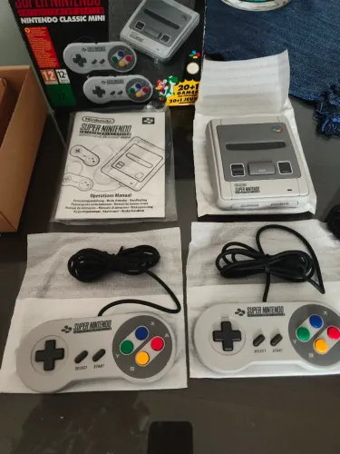 Super Nintendo Classic Mini modelo Europeu semi novo