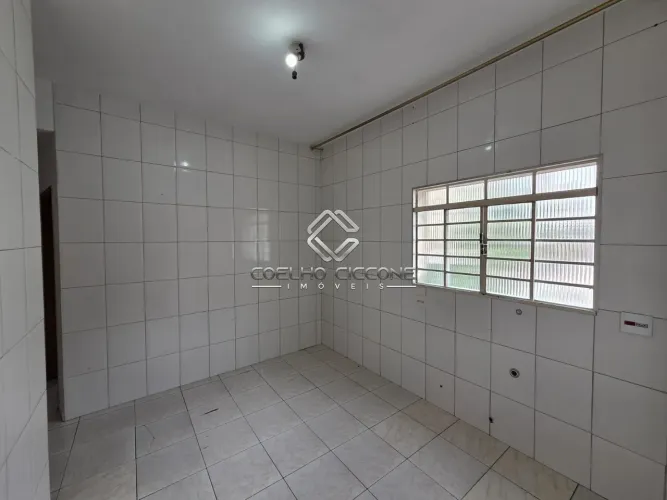 Apartamento tipo cobertura com 2 dormitórios, 1 banheiro social para Locação, 140m² por R$