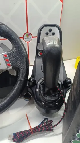 volante g27 com manopla do scania e botom box