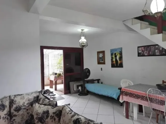 Casa residencial para alugar no bairro Sarandi com 230 m² e 3 dormitórios/quartos.