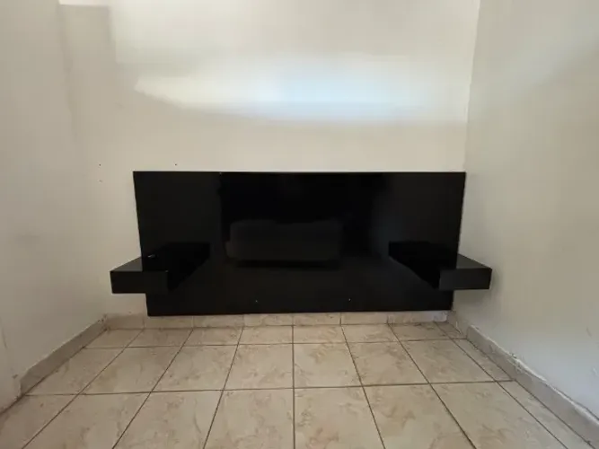 Cabeceira de Cama em Laca Preta Brilhante com Gavetas