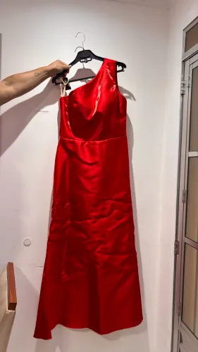 Vestido vermelho de festa