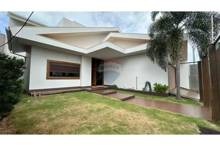 Casa de Alto Padrão à Venda em Tangará da Serra Jardim Tangará