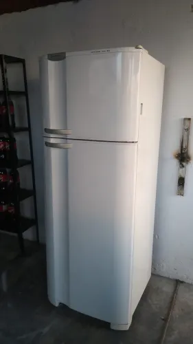 Geladeira Electrolux gelo seco 127V - ENTREGO