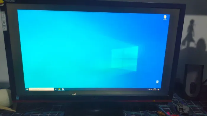 Monitor Gamer AOC G2460VQ6 24" - Com avaria no display