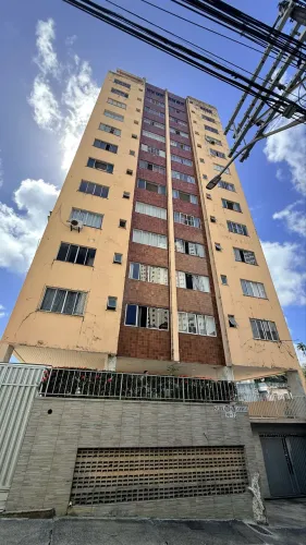 Apartamento 2 Quartos para Aluguel no Campo Grande | Andar Alto | 1 Vaga