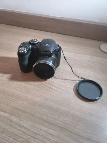 CÂMERA FOTOGRÁFICA FUJIFILM Modelo Finepix S2800 HD