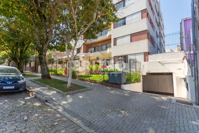 APARTAMENTO EM EXCELENTE LOCALIZAÇÃO, 2 DORMITÓRIOS SENDO 1 SUÍTE, 2 VAGAS DE GARAGEM