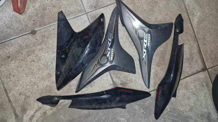 KIT CARENAGEM XRE 300 2011