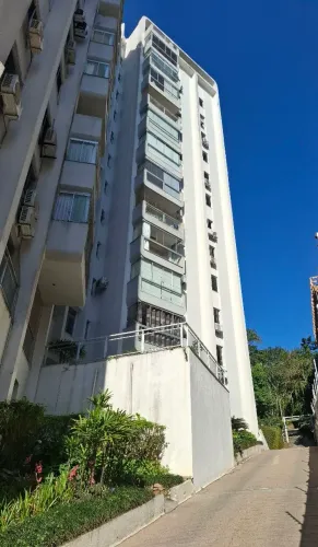 Lindo apto excelente localização amplo é um verdadeiro clube Otimo preço