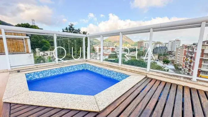 Casa em condomínio fechado no Jardim Botânico!