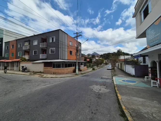 Imóvel para aluguel tem 70 metros quadrados com 2 quartos em Braunes - Nova Friburgo - RJ
