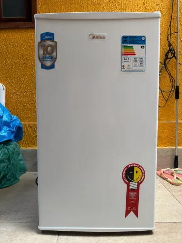 Frigobar Midea 93 litros