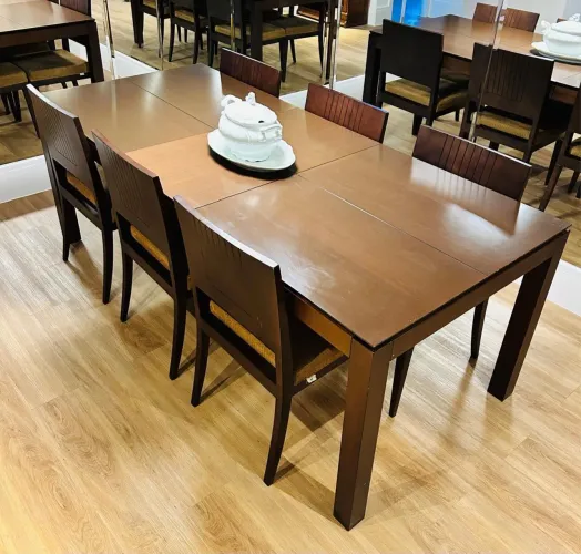 Mesa de jantar com 6 cadeiras