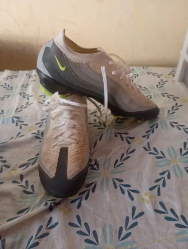 Chuteira Nike Mercurial Vapor 16 Elite FG