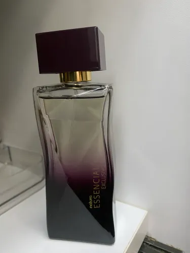 PERFUME ESSENCIAL USADO