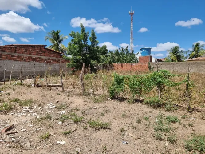 INVISTA NO SEU FUTURO: Terreno Perfeito para Seu Projeto dos Sonhos!