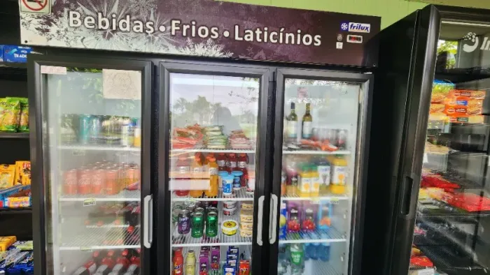 Refrigerador Auto Serviço Frilux RF022 3 Portas Preto 220V - ÓTIMO ESTADO