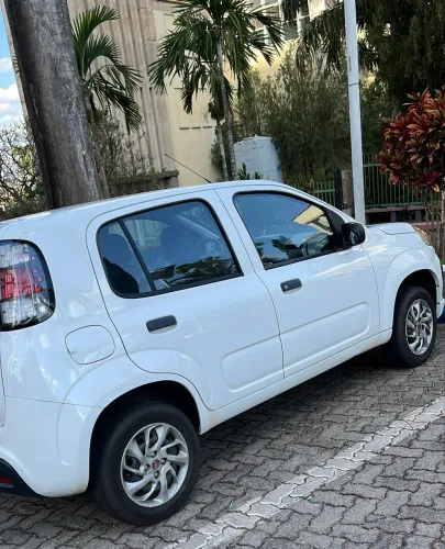 Fiat Uno Attractive 1.0 EVO Fire Flex 8V 5P 2021