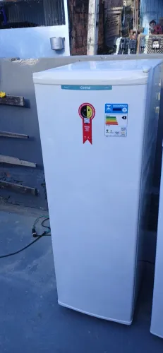 VENDO FREZZER VERTICAL CONSUL FUNCIONANDO PERFEITAMENTE VALOR 800 REAIS FAÇO ENTREGA