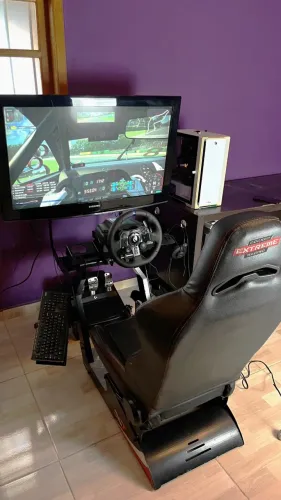Cockpit (com suporte para TV) + Volante G923 + TV - PERFEITO ESTADO