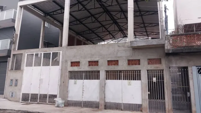 Galpão na Rua Cirilo Machado, 110 - 2 132 m²